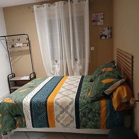 Au Detour Des Orchidees Apartment Artannes-sur-Indre Ngoại thất bức ảnh